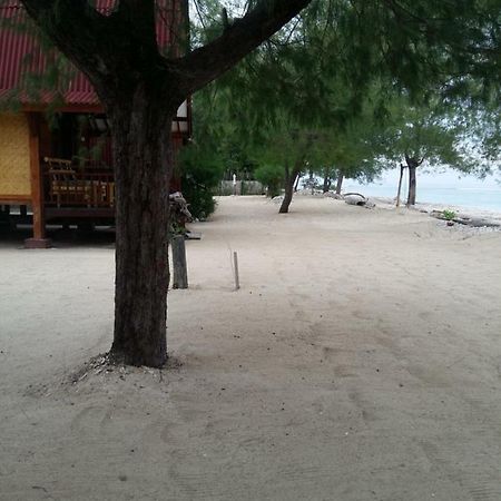 Yaya Bungalows Blue Coral Gili Meno Bagian luar foto