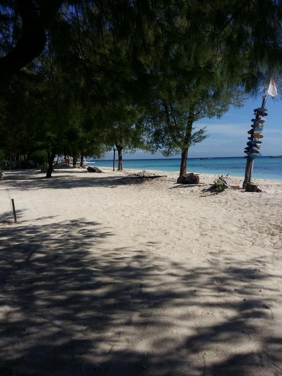 Yaya Bungalows Blue Coral Gili Meno Bagian luar foto