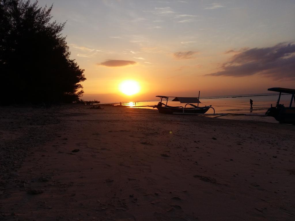 Yaya Bungalows Blue Coral Gili Meno Bagian luar foto
